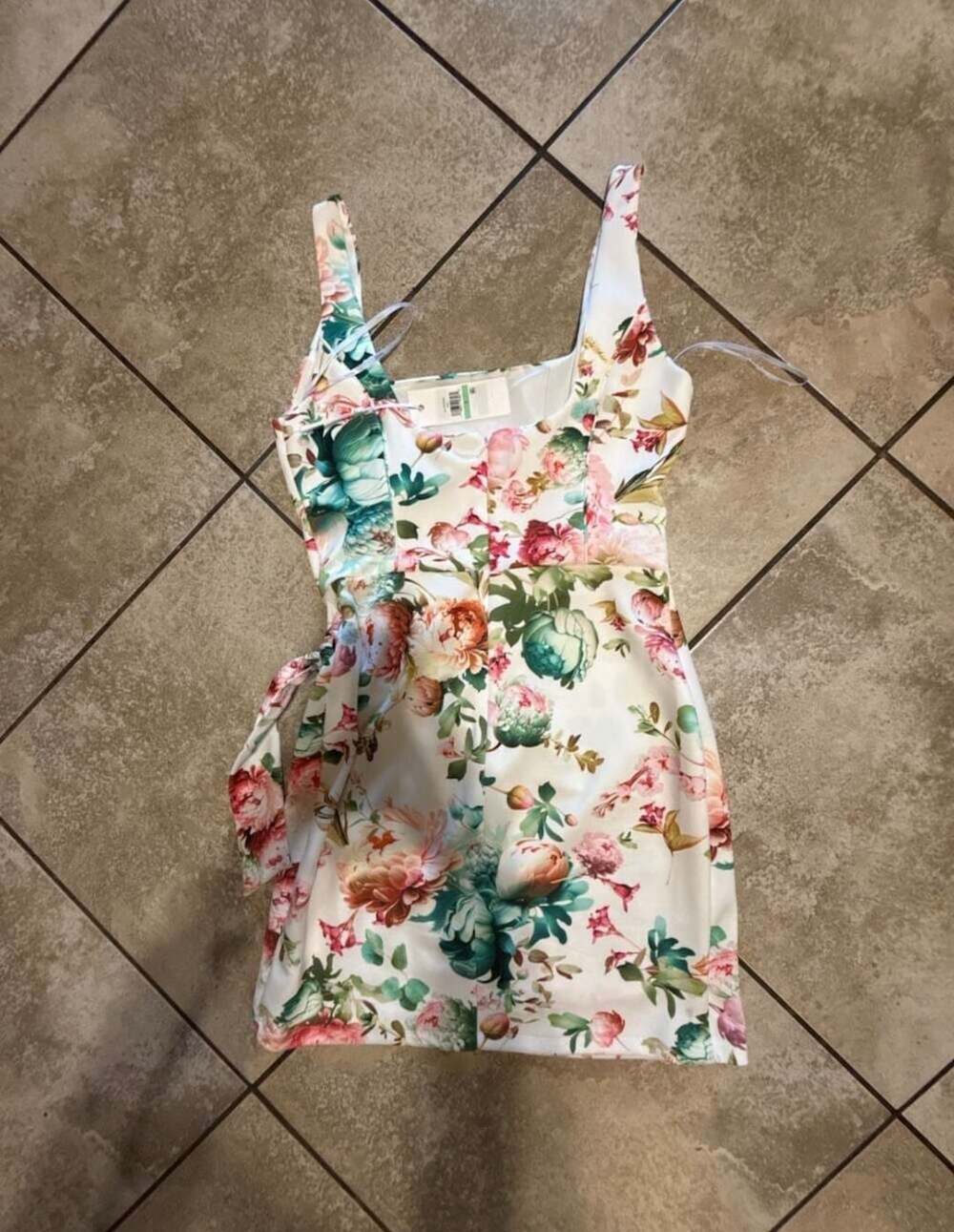 Siena Floral Sleeveless Square Neck Mini Dress Size 8